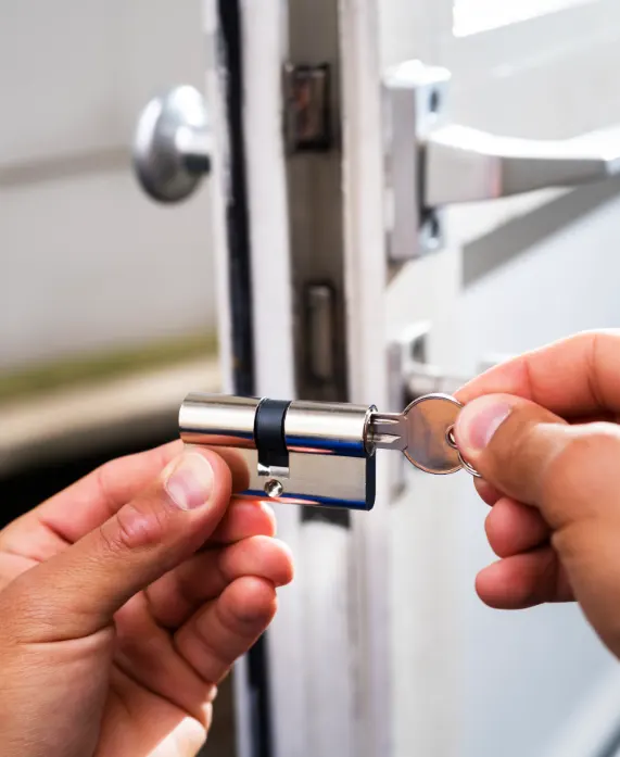 Vaša uredjaji pokazuju znakove kvara? Nema problema tu je radionica Dutiba! Naš tim je tu da pomogne. Povoljne cene!